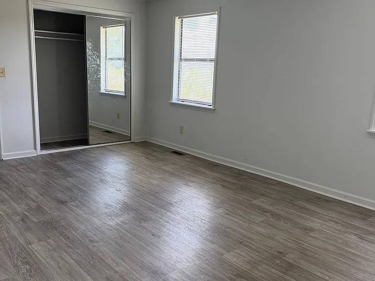 1319 Bonner Ave — Photo 4