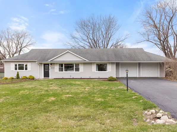 4N210 Norris Ave, West Chicago, IL 60185