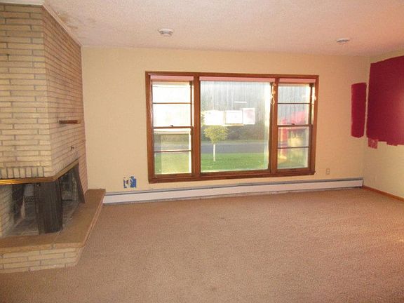 4th image of 5030 Lilac Dr N