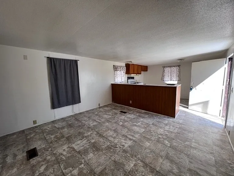 2102 Hermosa Dr — Photo 7