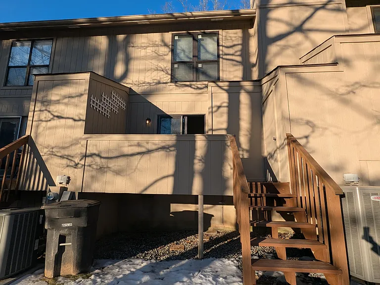 7225 Woods Crossing Dr — Photo 2