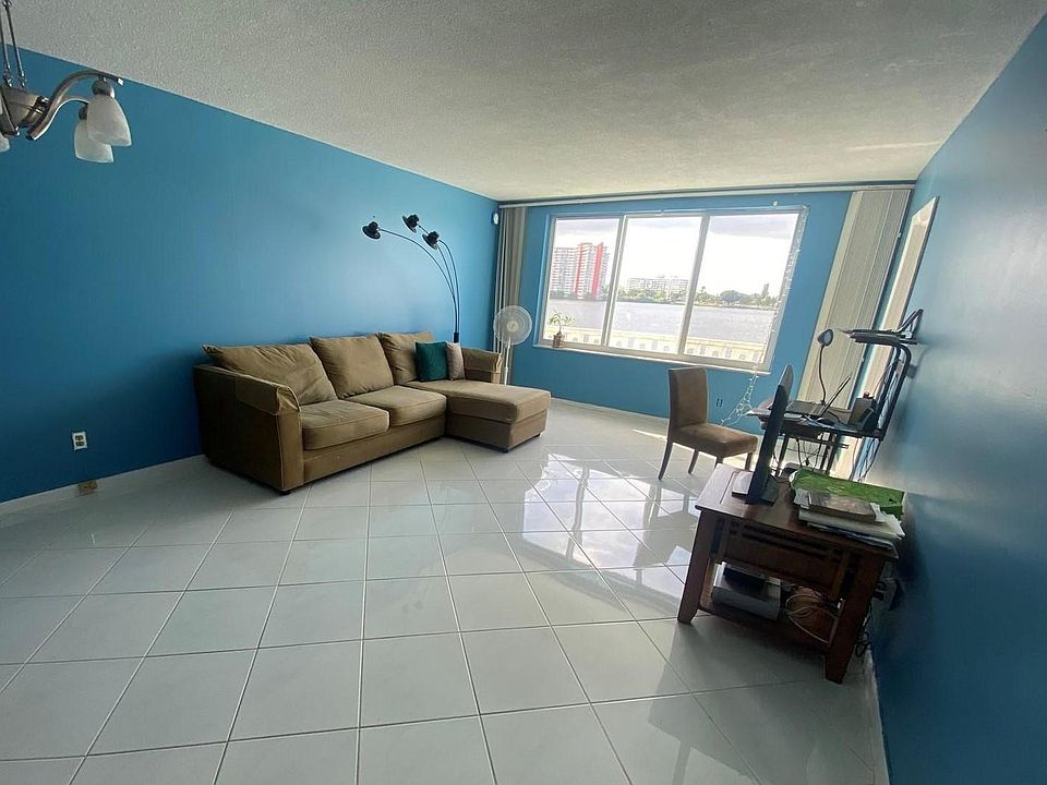 1st image of 1150 NE 191st St #24