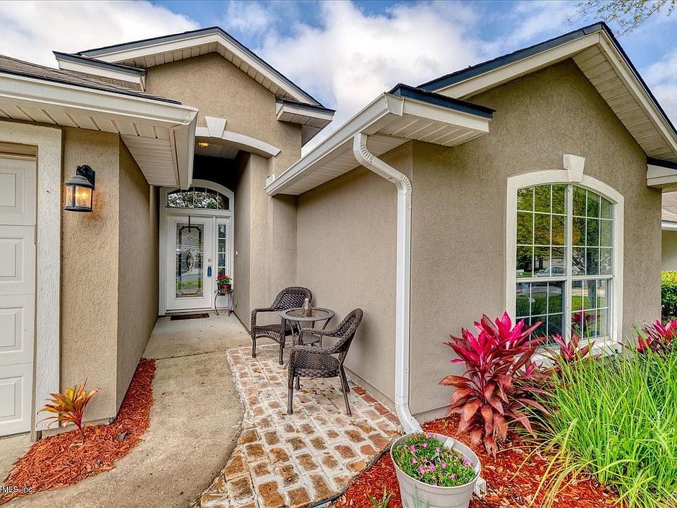 1st image of 2490 Creekfront Dr