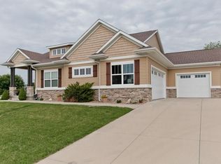 6128 Ushers Ridge Ct NE, Cedar Rapids, IA 52411