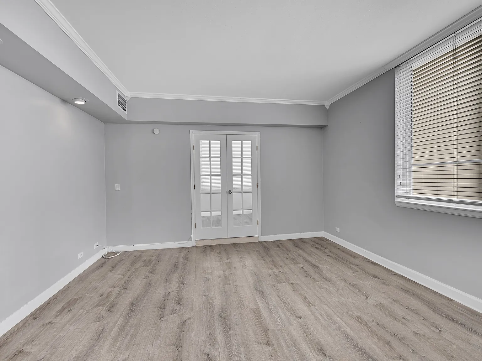 5005 Collins Ave — Photo 4