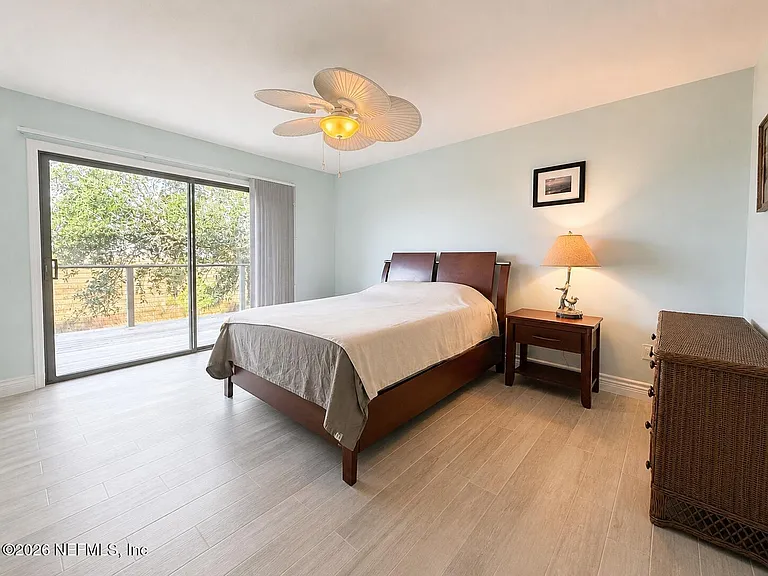 131 Rio Del Mar St #C — Photo 10