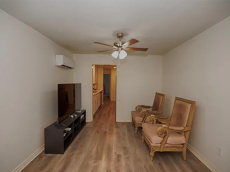 2802 Canfield St — Photo 11