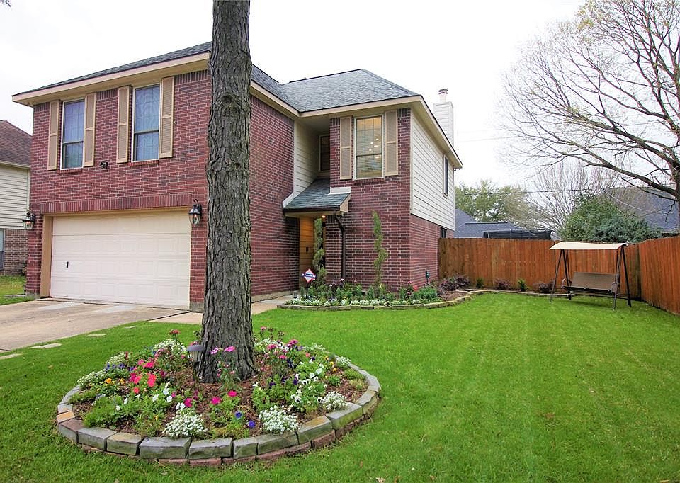 1st image of 2206 Saint James Pl