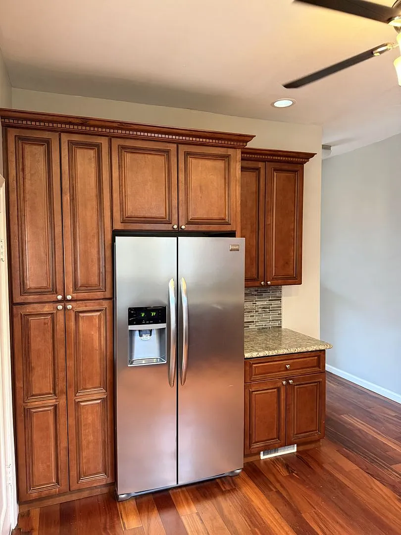 2 Bedroom, 1 Bath Townhome in trendy Lawrenceville. Convenient! — Photo 4