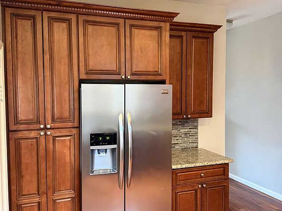 4th image of 3812 Cabinet Way