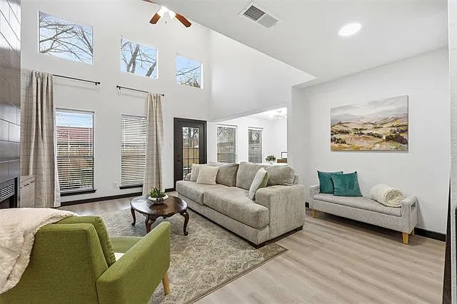 3 bed, 1608 sqft, $2,950 — Photo 1