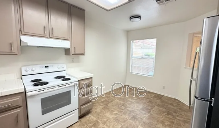2050 Napoli Ct #102 — Photo 4