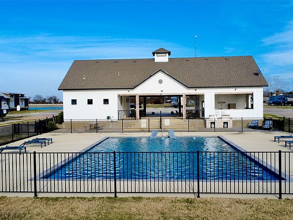 3rd image of 6084 Peninsula Rd