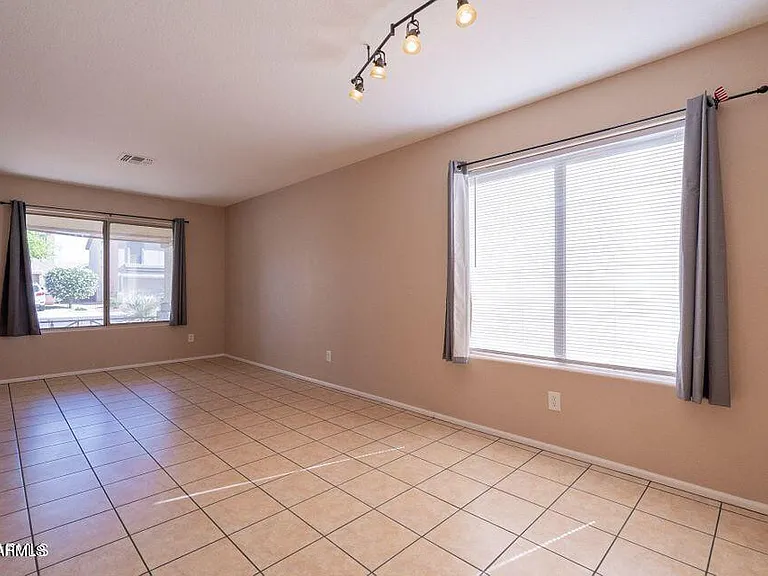 16663 W Rimrock St — Photo 4