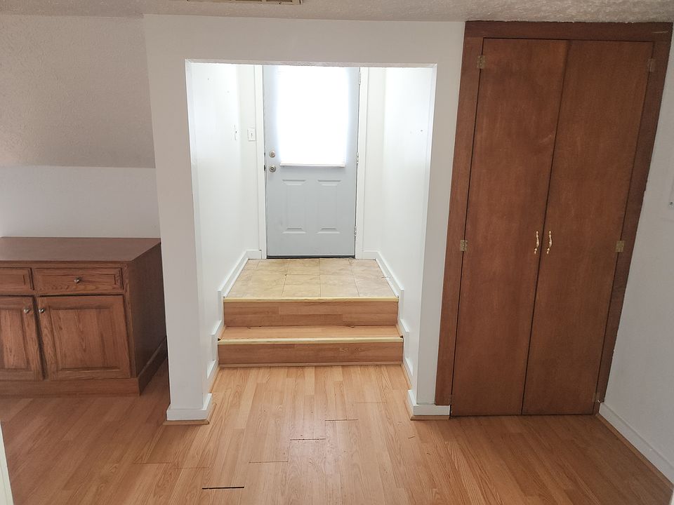 1st image of 124 E Main St APT C