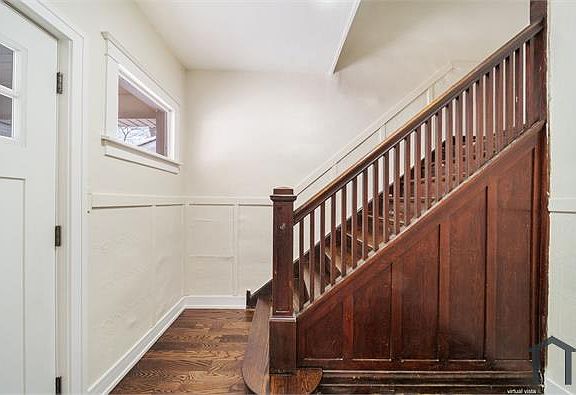 3rd image of 12000 S Perry Ave