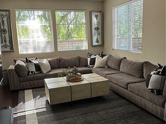 2nd image of 27976 Trillium Ln
