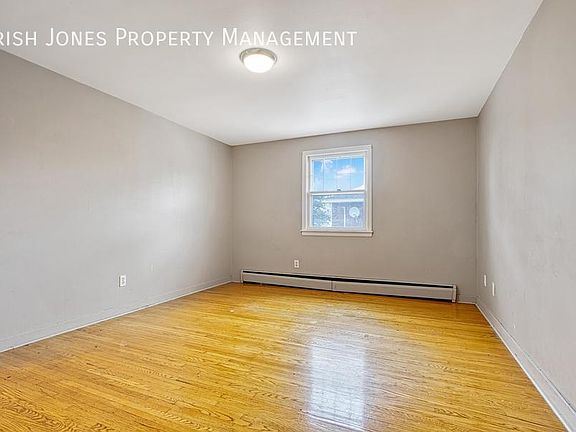 3rd image of 864 Millersport Hwy APT 4