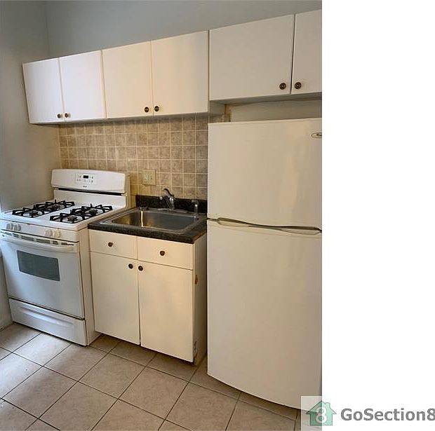 1st image of 1711 W Tioga St APT 2