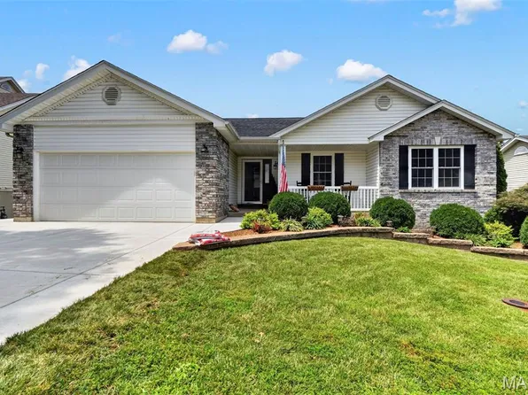 633 Winter Hill Cir, Fenton, MO 63026