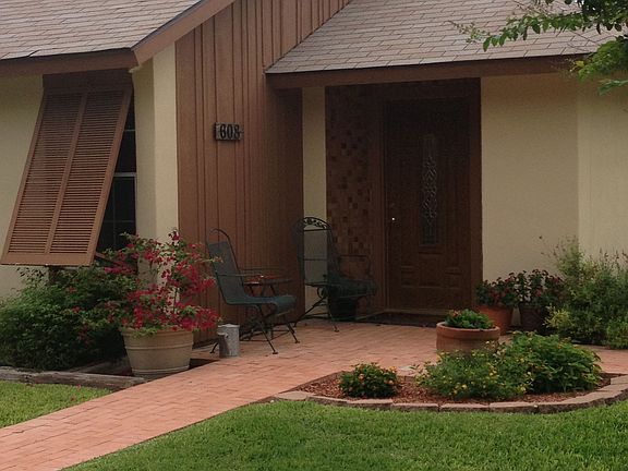 4th image of 608 E Leona St