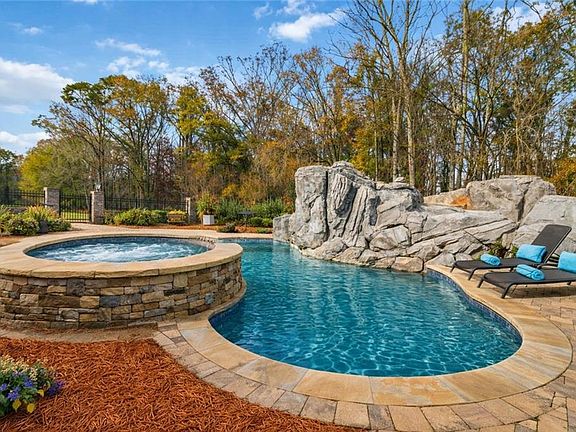2nd image of 220 River Meadow Ln