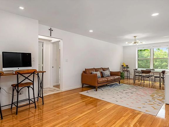 5th image of 241-20 Northern Blvd #5F