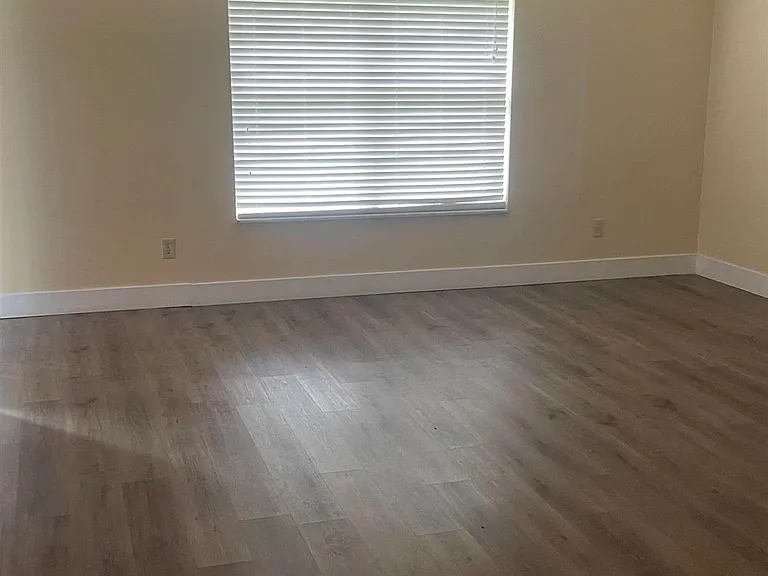 213C Westcliff Cir — Photo 5