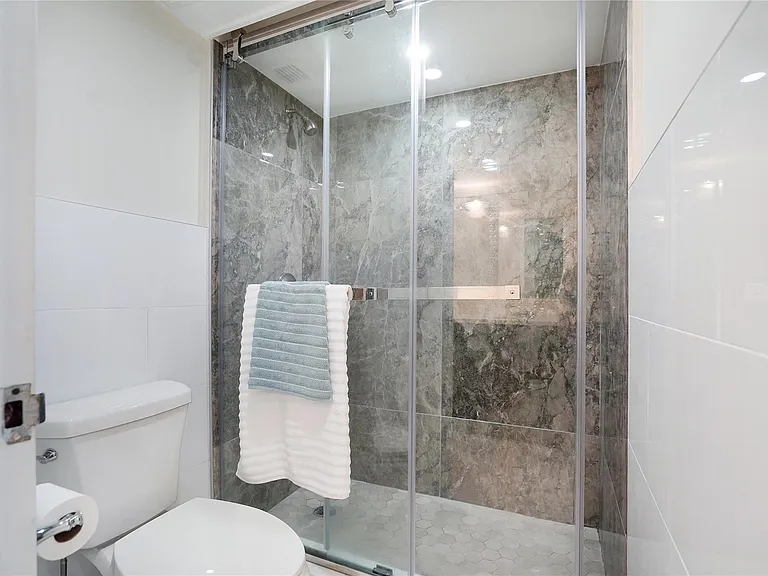 3430 Galt Ocean Dr #410 — Photo 32