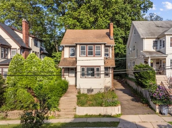 27 Berkeley Pl FLOOR 1