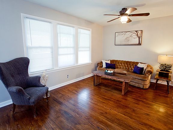 4th image of 2150 Knox Ave