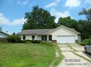 100 N 1st St, Riverton, IL 62561