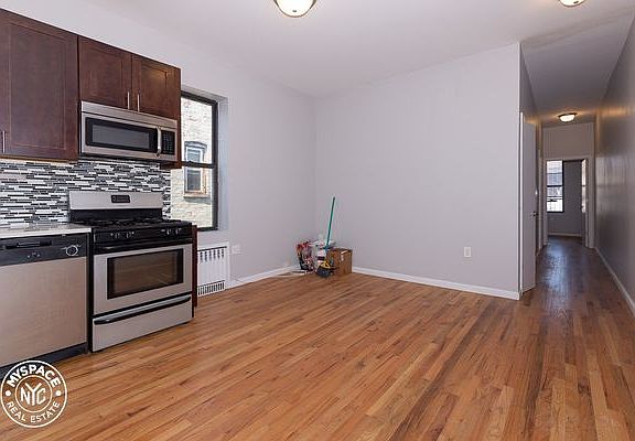 3rd image of 365 E 21st St #6L