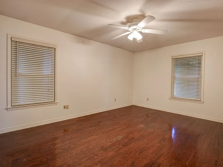 505 Evergreen St — Photo 7