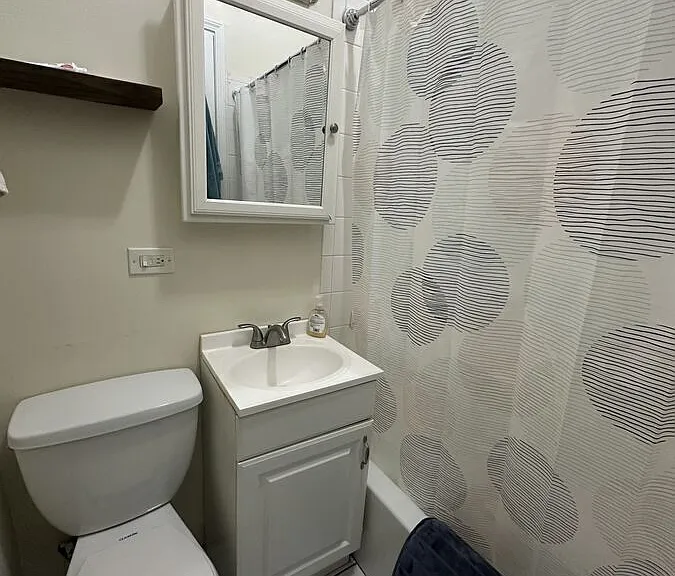 1910 N Sheffield Ave #1F — Photo 4