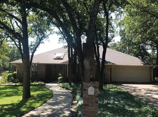 536 Greenwood Cir, Hurst, TX 76053