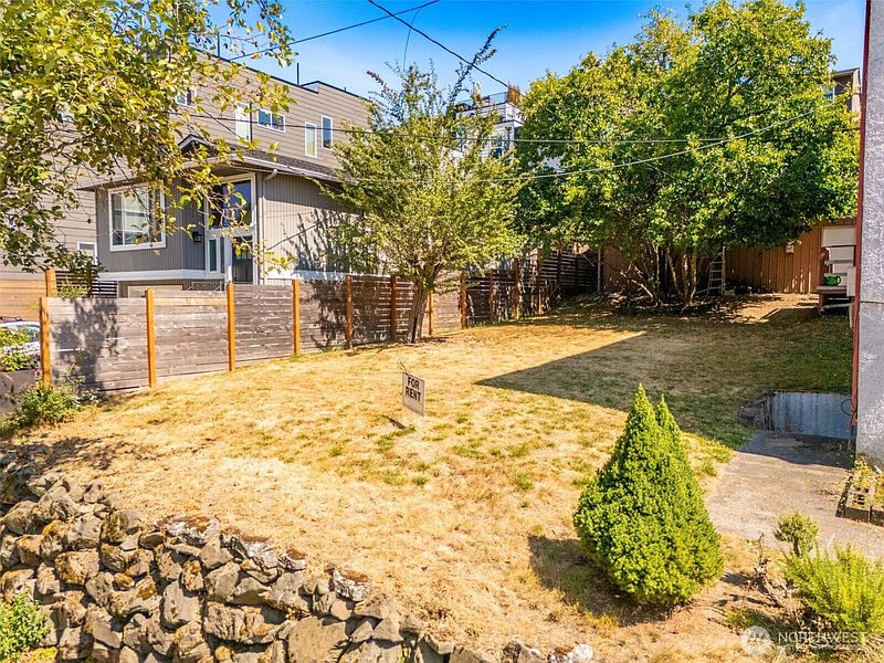 2nd image of 810 29th Avenue S