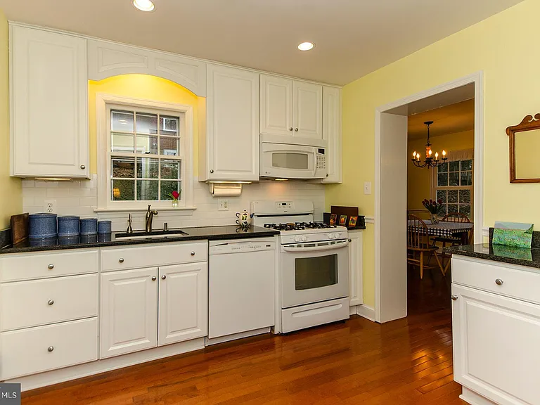 1308 Tracy Pl — Photo 25