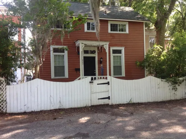 923 E Duffy Ln, Savannah, GA 31401