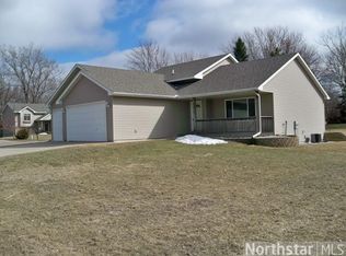 719 Beaver St E, Belle Plaine, MN 56011
