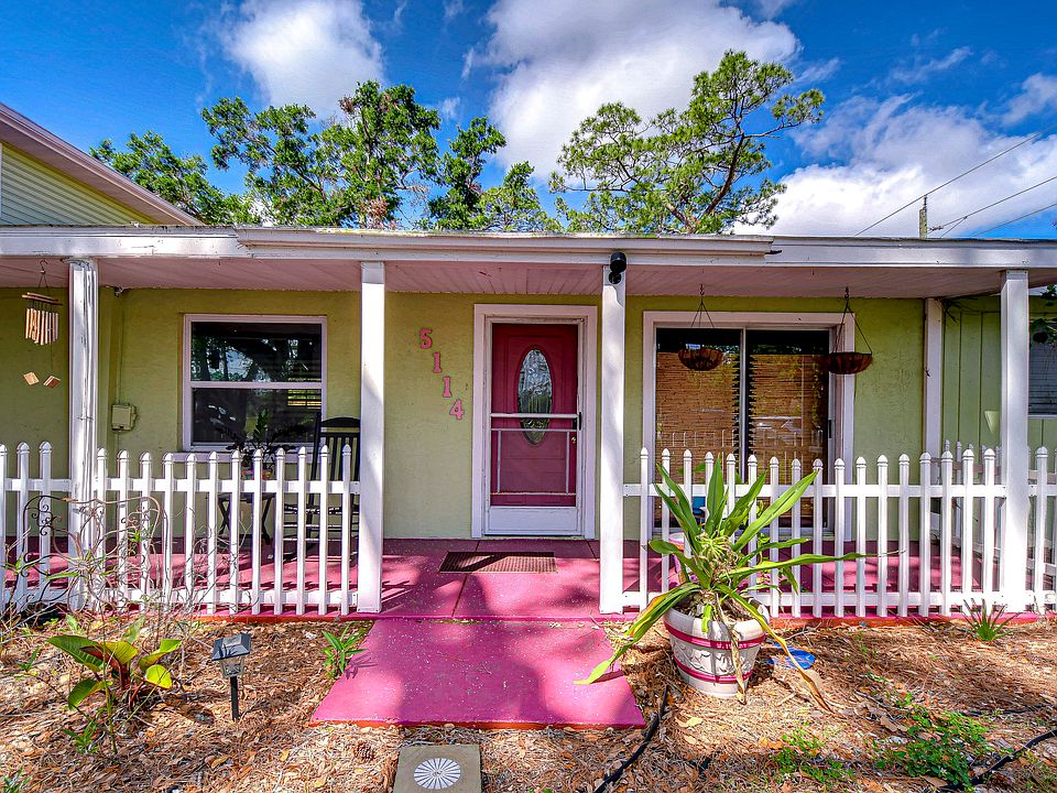 The dedicated front porch is just for the Lazy Manatee Unit which is a downstairs first floor apartment