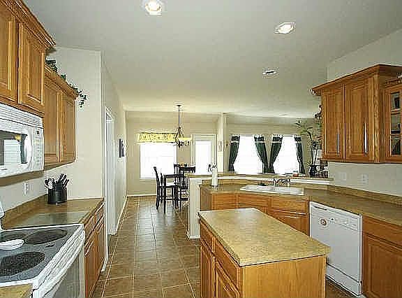 4th image of 4059 S 213 East Ave