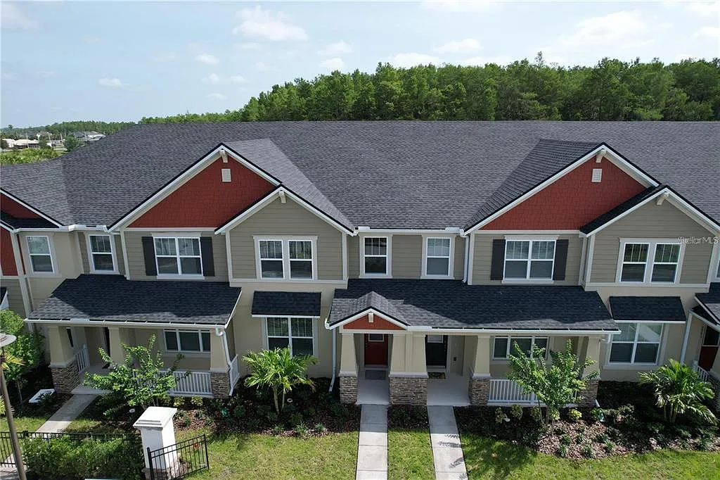 3 bed, 2.5 bath, 1524 sqft, $2,600 — Photo 3