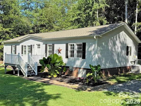 3433 Spinner Ct, Sherrills Ford, NC 28673