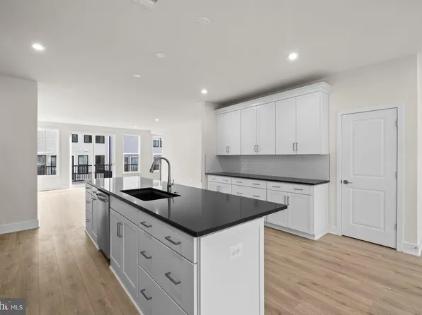 21730 Charing Cross Ter, Ashburn, VA 20148