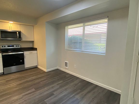 5th image of 133 E Chelan Ave #3