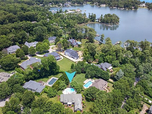 3rd image of 1042 Caton Dr