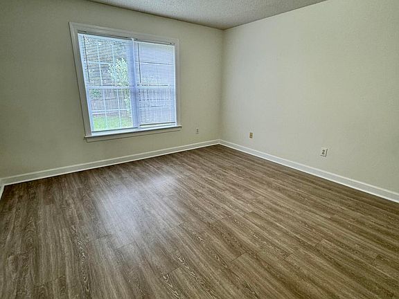 4th image of 1400 Joel Dr #A