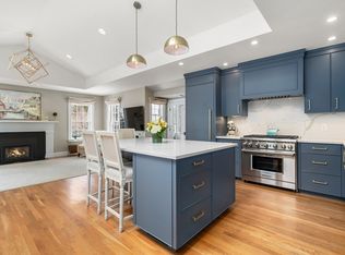 27 Vine Brook Rd, Lexington, MA 02421