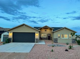 1055 E Canyon Dr, Big Water, UT 84741